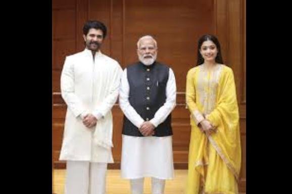 ప్రధానిని కలిసిన విరోష్ జోడీ